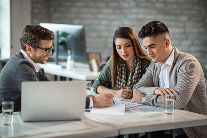 How to choose a financial adviser